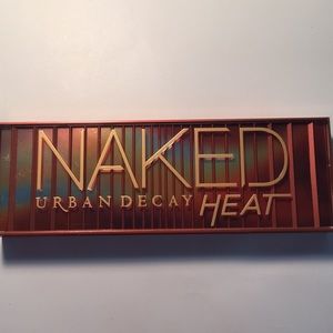 Urban Decay Naked Heat Eyeshadow Palette
